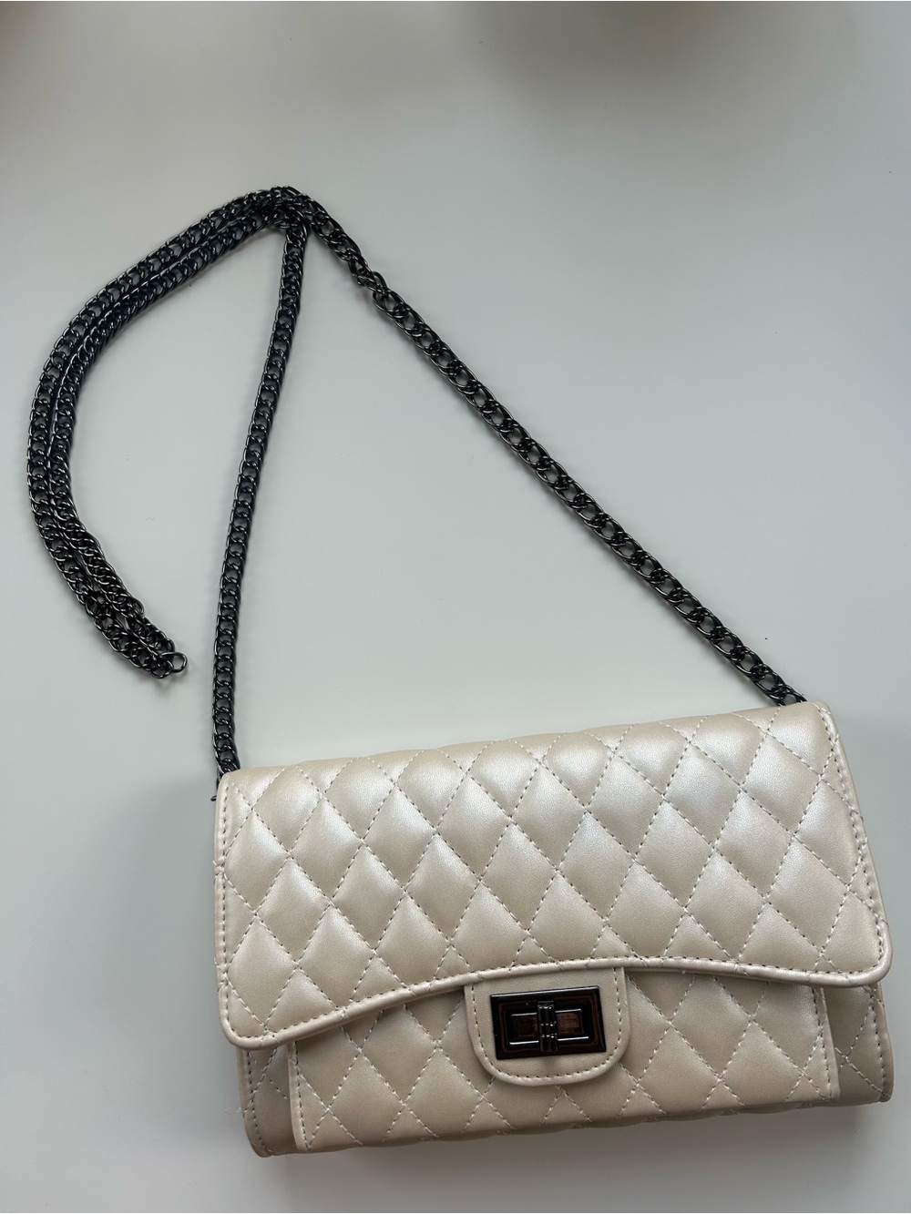 Quilted Pearl White Chain Shoulder Bag